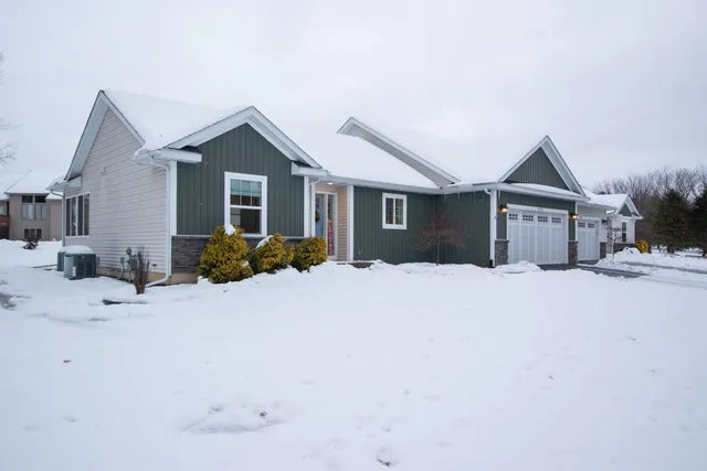 $320,000 | 2193 Gethings Road, Unit 418, Battle Creek, MI 49015