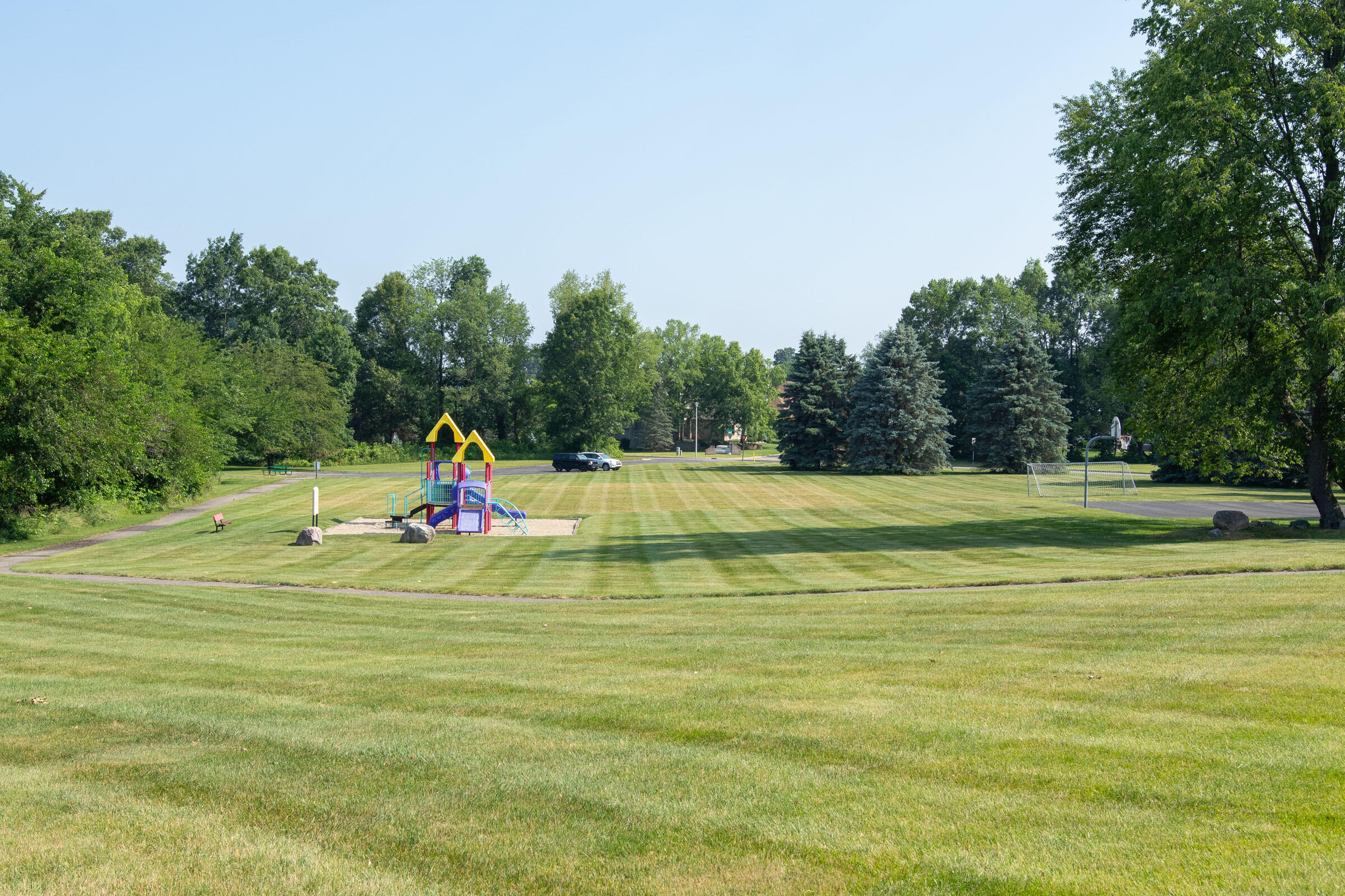 2193 Gethings Road, Unit 418 Battle Creek, MI 49015 - Photo 28 of 30 Common Park - View 1