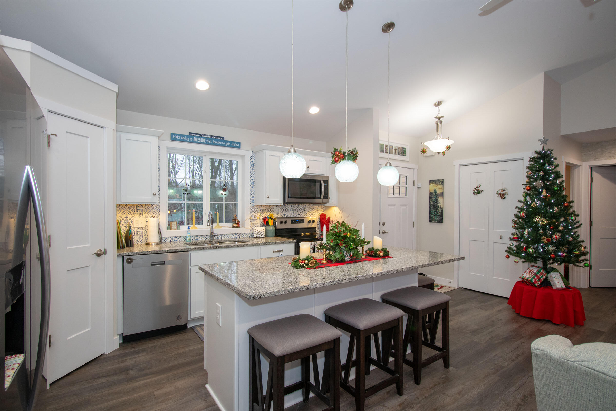 2193 Gethings Road, Unit 418 Battle Creek, MI 49015 - Photo 10 of 30 Kitchen - View 3