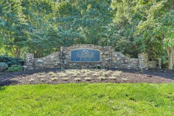 $89,900 | 81 Runaway Bay Road, Lynch Station, VA 24571