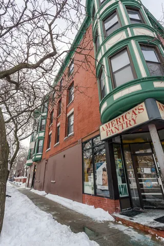 $2,300 | 703 West Willow Street, Unit 2B, Chicago, IL 60614