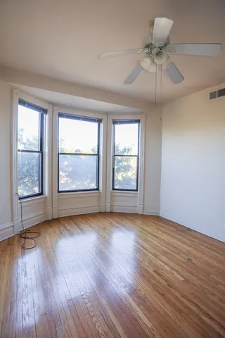 $2,300 | 703 West Willow Street, Unit 2B, Chicago, IL 60614