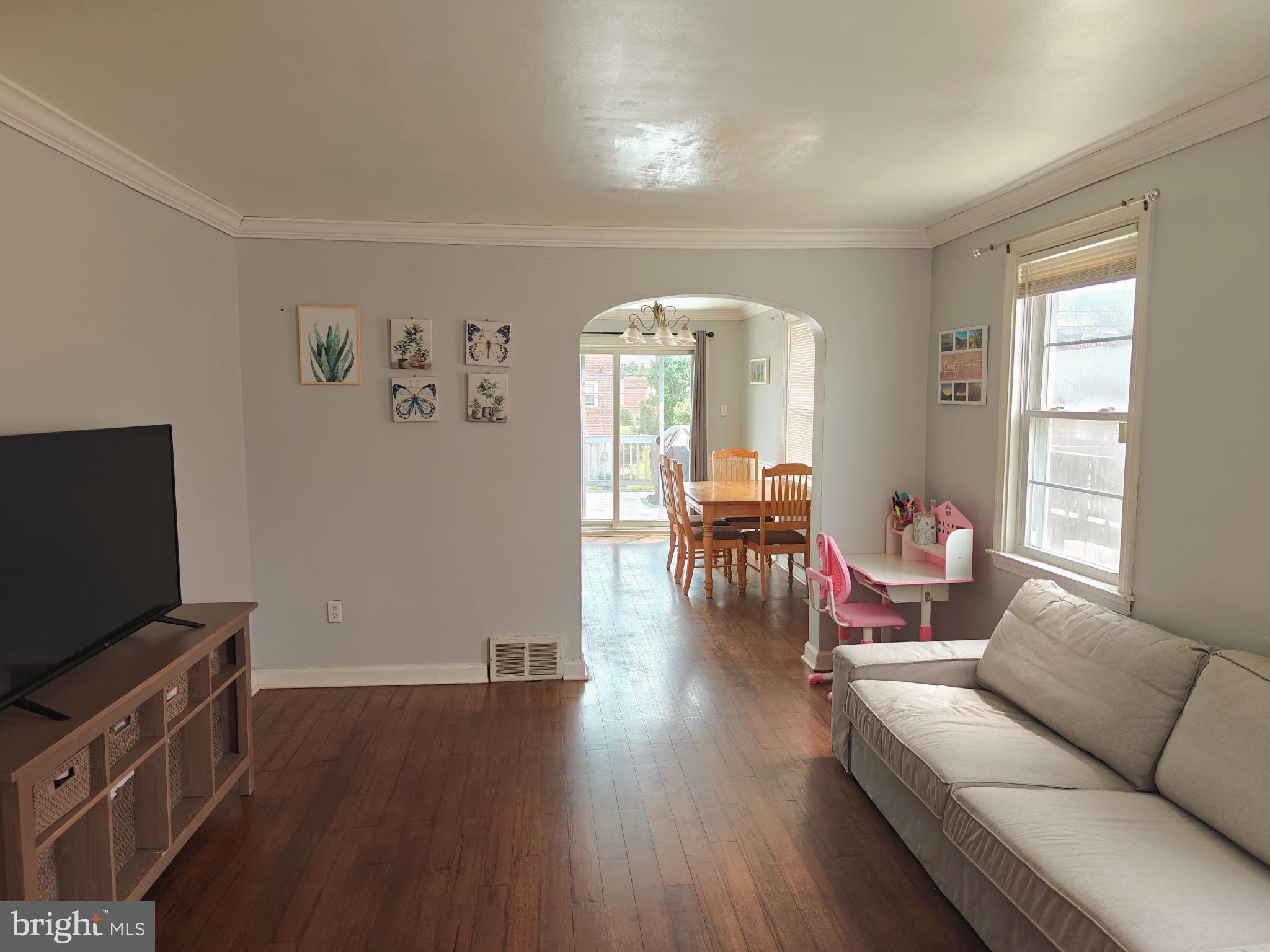 625 Michell Street Ridley Park, PA 19078 - Photo 3 of 23 Living room