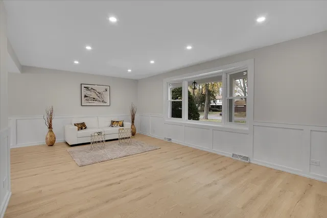 $699,500 | 1109 71st Street, Darien, IL 60561