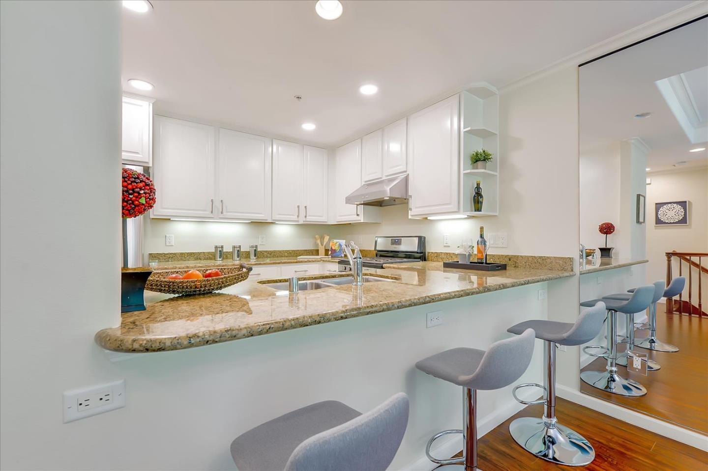 2215 Raspberry Lane Mountain View, CA 94043 - Photo 10 of 34 Gallery Image 10