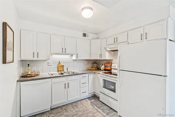 $215,000 | 8870 West Jewell Avenue, Unit 12, Lakewood, CO 80232