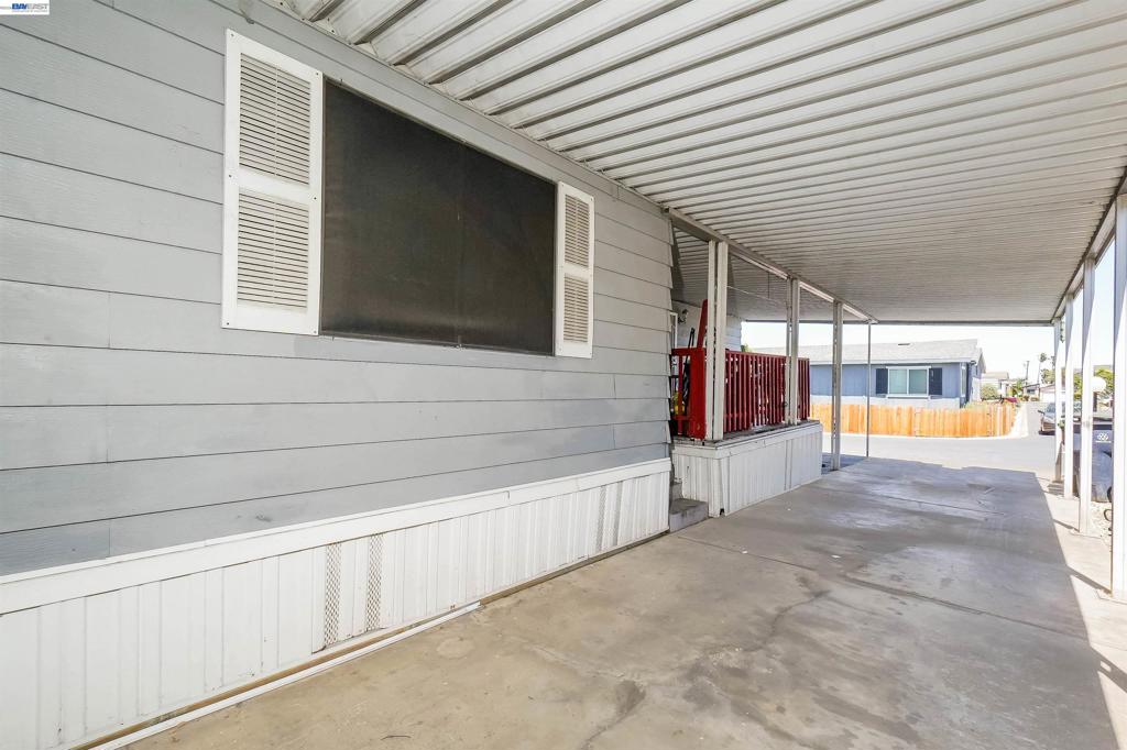 812 West Clover Road Tracy, CA 95376 - Photo 11 of 25 Gallery Image 11