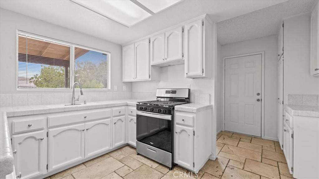 13225 Topock Road Apple Valley, CA 92308 - Photo 13 of 43 Gallery Image 13