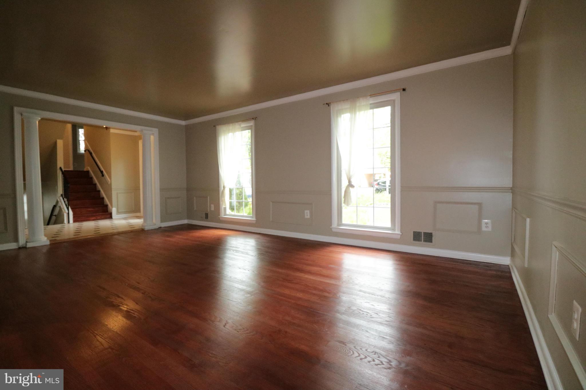 1316 Canyon Road Silver Spring, MD 20904 - Photo 14 of 30 Living Room