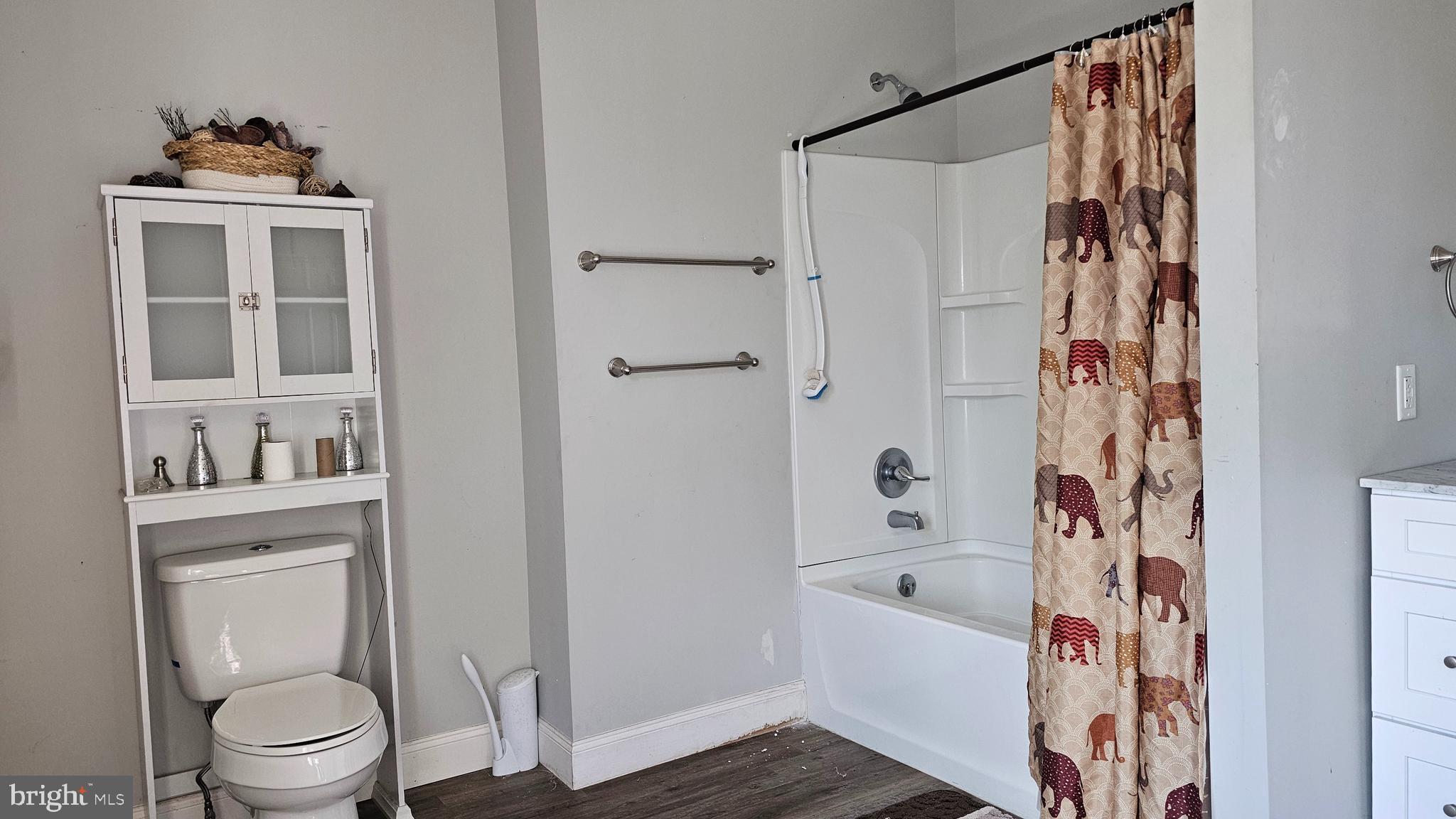 332 Perry Street Columbia, PA 17512 - Photo 19 of 31 a bathroom with a bathtub and a shower