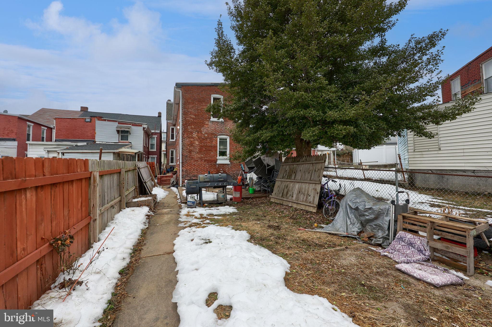 332 Perry Street Columbia, PA 17512 - Photo 33 of 37 a view of a backyard with sitting area