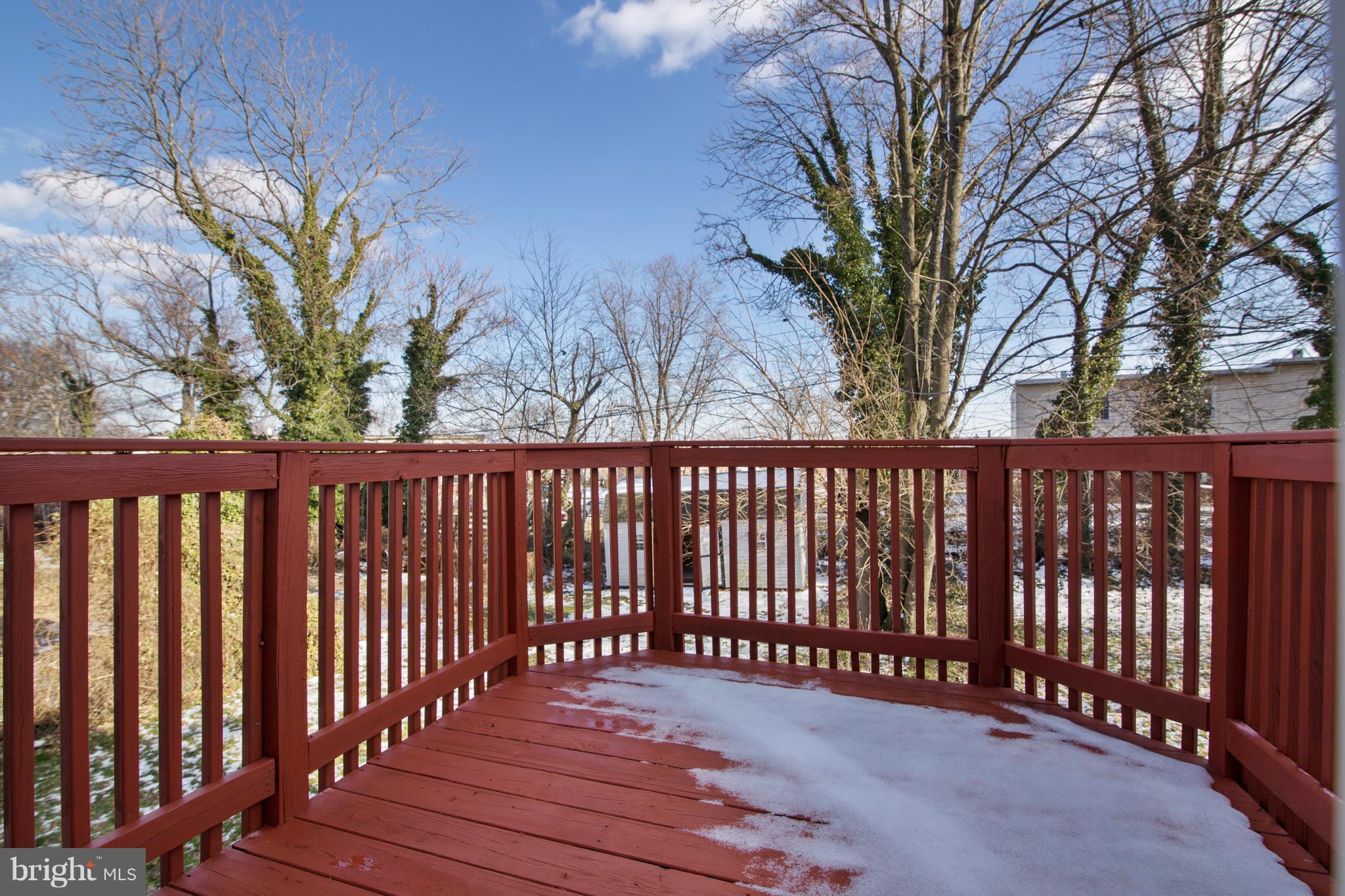 3207 Vickers Road Baltimore, MD 21216 - Photo 20 of 27 Deck