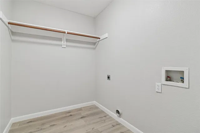 a view of a room with shelf