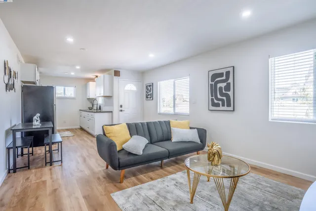 $1,199,000 | 3086 Capp Street, Oakland, CA 94602