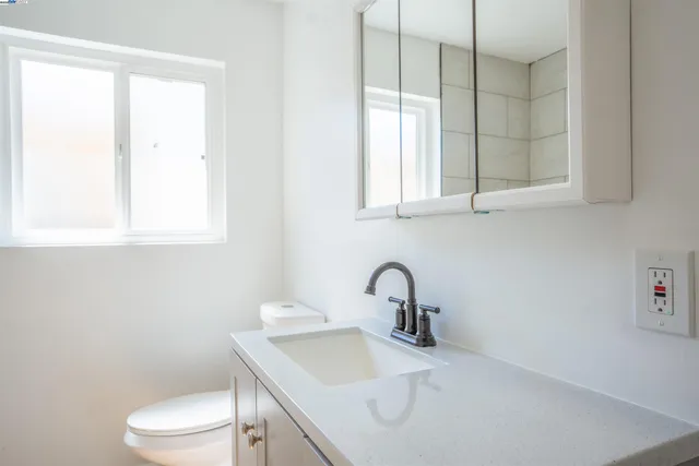 $1,199,000 | 3086 Capp Street, Oakland, CA 94602