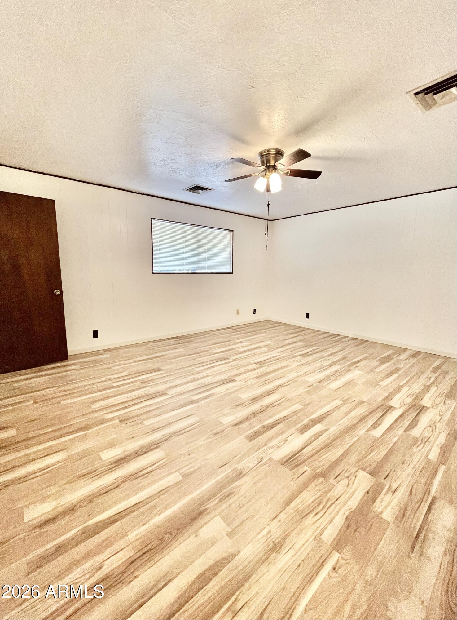 342 Danbury Road Kearny, AZ 85137 - Photo 25 of 37 Primary Bedroom