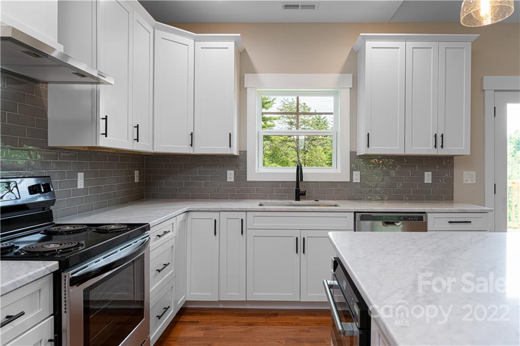11 Moss Road Weaverville, NC 28787 - Photo 12 of 39 Gallery Image 12