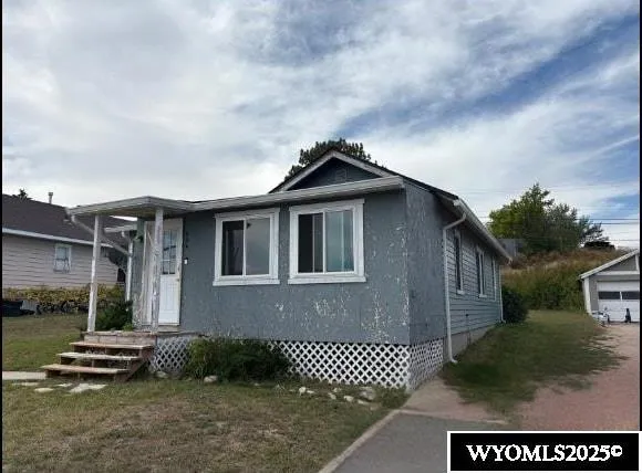 $125,000 | 406 South Maple Street, Lusk, WY 82225