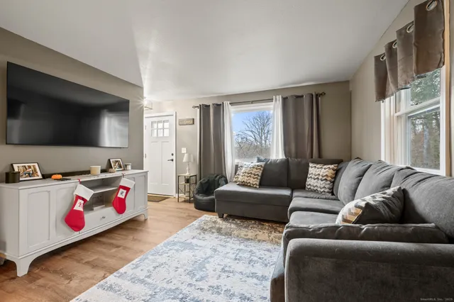 $329,000 | 107 Peck Road, Winchester, CT 06098