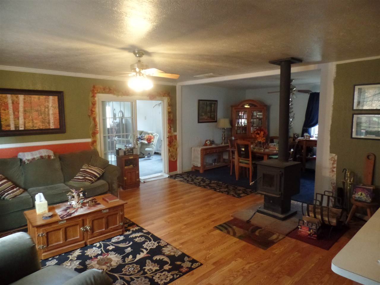 10122 East Dobson Road Bloomfield, IN 47424 - Photo 2 of 24