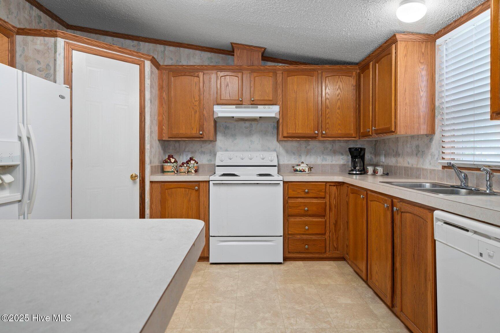 4541 Faith Baptist Church Road Pinetops, NC 27864 - Photo 11 of 29 Eat-In Kitchen