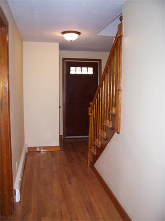 27 Carroll Street Springfield, MA 01108 - Photo 7 of 14
