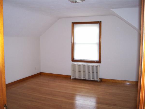 27 Carroll Street Springfield, MA 01108 - Photo 8 of 14