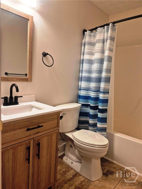 3807 Smithonia Road Comer, GA 30629 - Photo 16 of 39 Hallway Bathroom