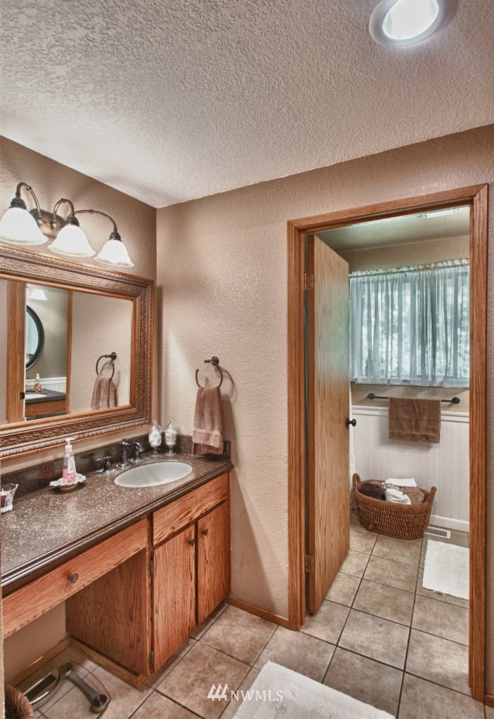 12701 Banner Road Southeast Olalla, WA 98359 - Photo 14 of 16 Gallery Image 14