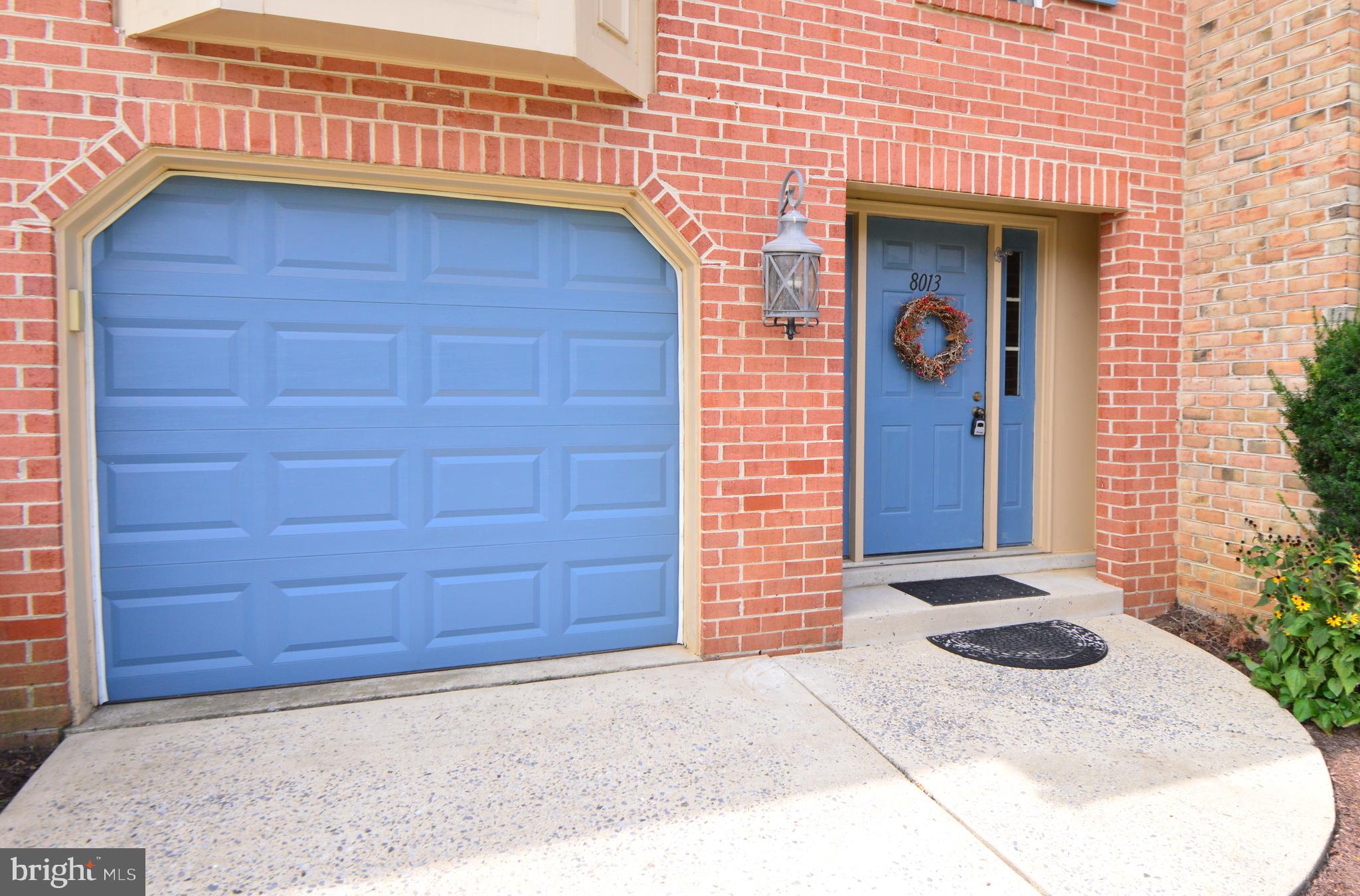 8013 Hollow Reed Court Frederick, MD 21701 - Photo 2 of 34 Come on in!