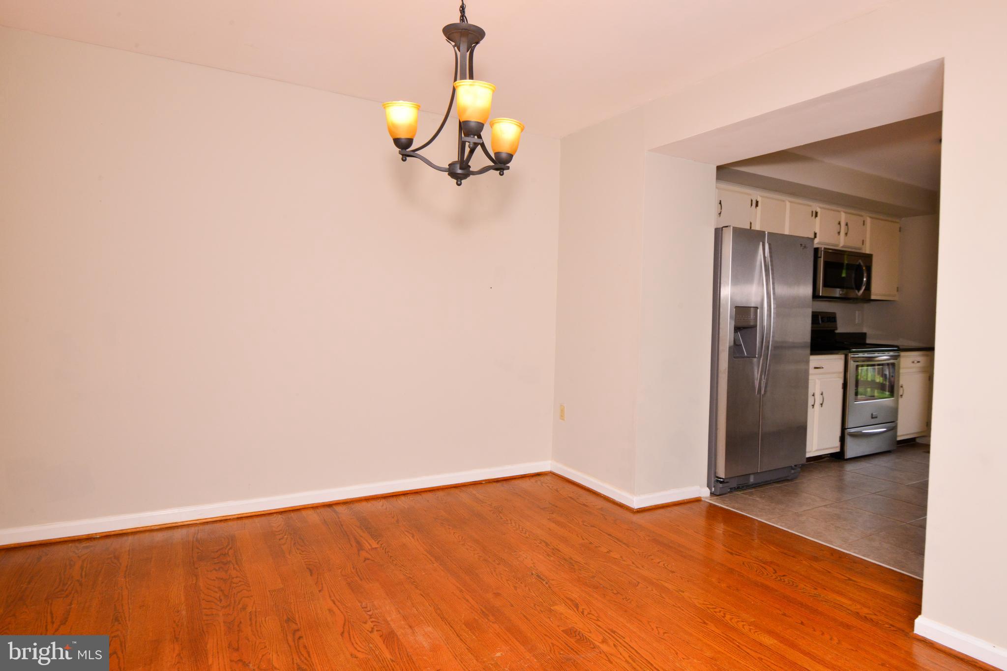 8013 Hollow Reed Court Frederick, MD 21701 - Photo 13 of 34 Very open dining room.