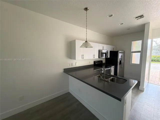 $2,895 | 7651 Northwest 88th Terrace, Unit 8, Fort Lauderdale, FL 33321