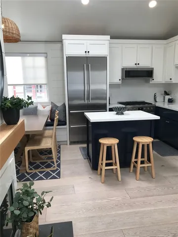 $5,900 | 212 1/2 Garnet Avenue, Newport Beach, CA 92662