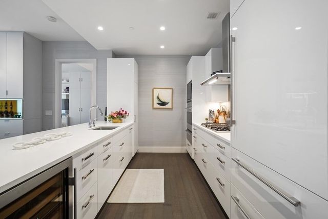 $3,175,000 | 50 Liberty Drive, Unit 7L, Boston, MA 02210