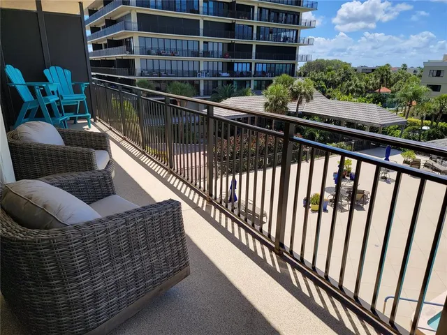 $7,000 | 7650 Bayshore Drive, Unit 302, Treasure Island, FL 33706