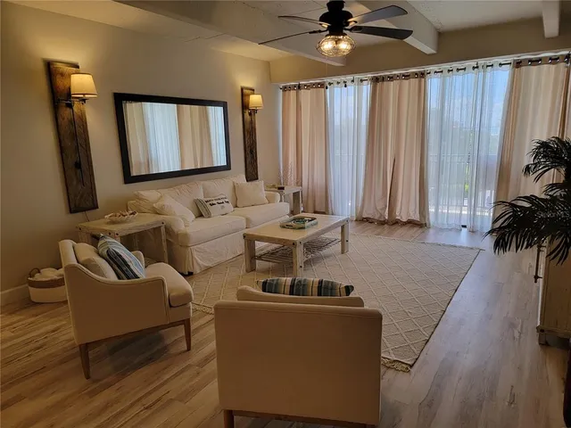 $7,000 | 7650 Bayshore Drive, Unit 302, Treasure Island, FL 33706