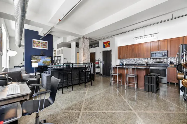 $194,500 | 350 St Peter Street, Unit 707, St. Paul, MN 55102