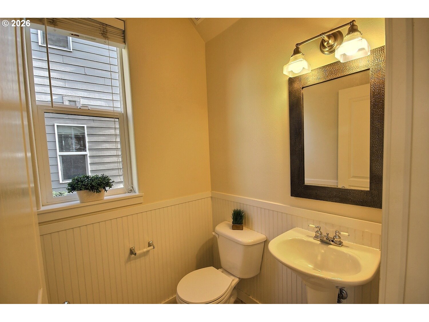 20797 Northwest Longbow Lane Beaverton, OR 97006 - Photo 9 of 23 Bathroom
