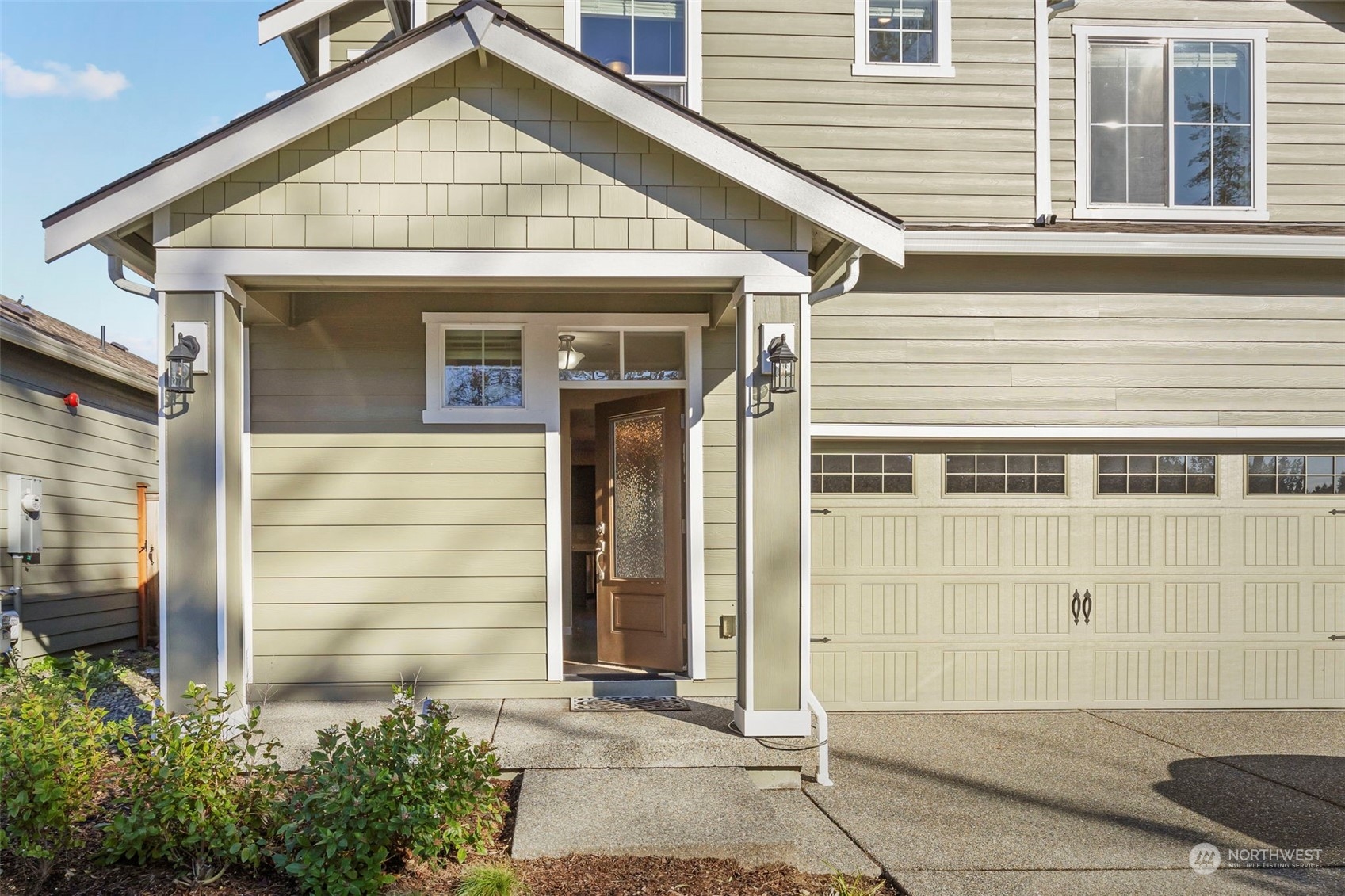 182 Russell Road Bremerton, WA 98312 - Photo 2 of 30 Gallery Image 2