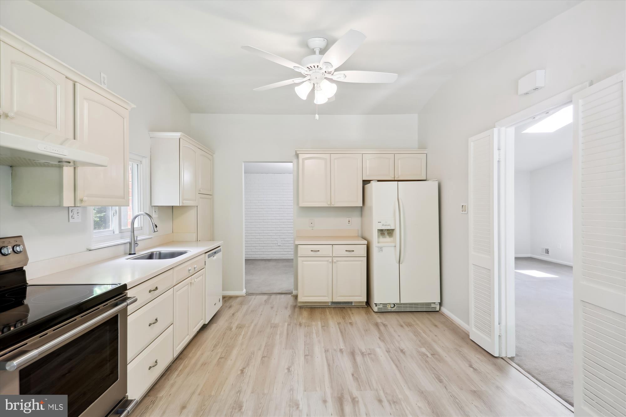 103 Claybrook Drive Silver Spring, MD 20902 - Photo 6 of 30 Kitchen