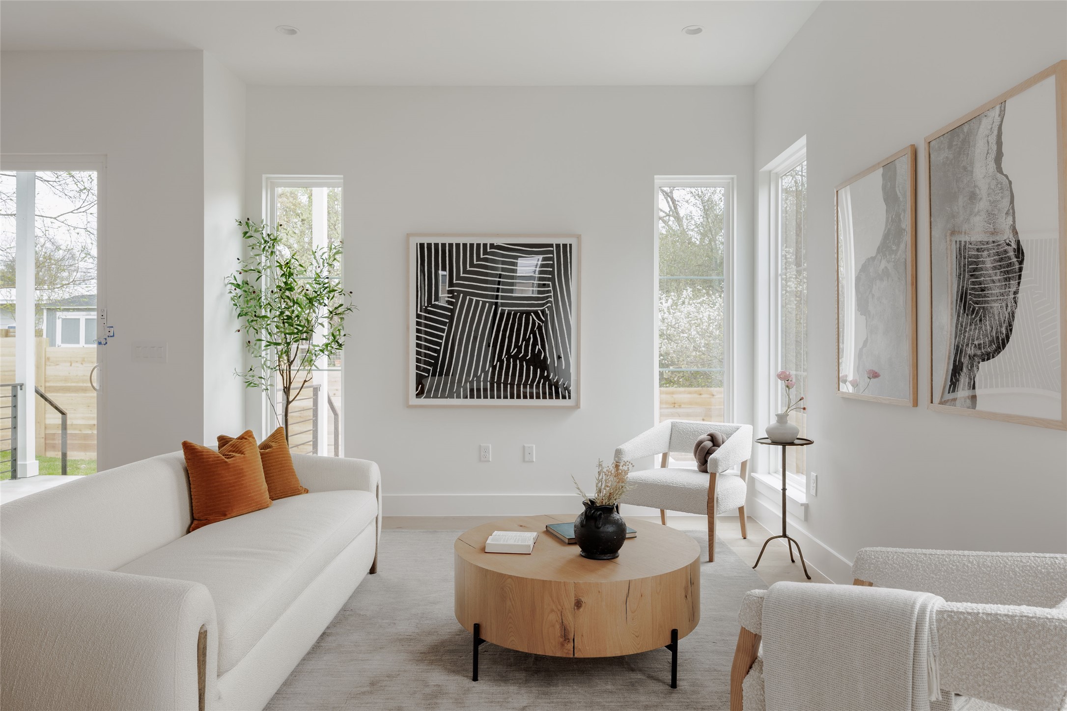 1180 Ridgeway Drive, Unit 2 Austin, TX 78702 - Photo 17 of 40 Living area with baseboards