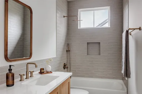 $975,000 | 1180 Ridgeway Drive, Unit 2, Austin, TX 78702