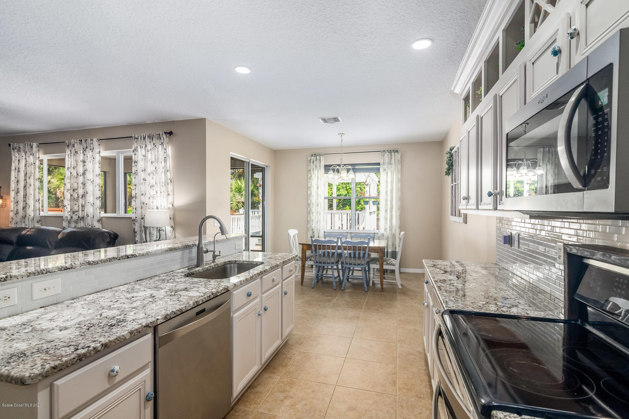 1333 Gibbs Road Southwest Palm Bay, FL 32908 - Photo 17 of 29 bright Kitchen