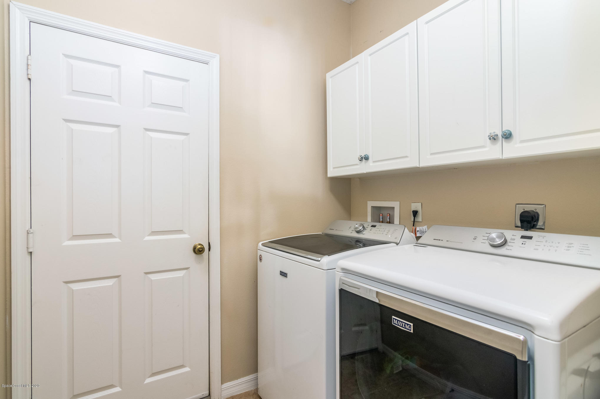 1333 Gibbs Road Southwest Palm Bay, FL 32908 - Photo 24 of 29 Laundry room