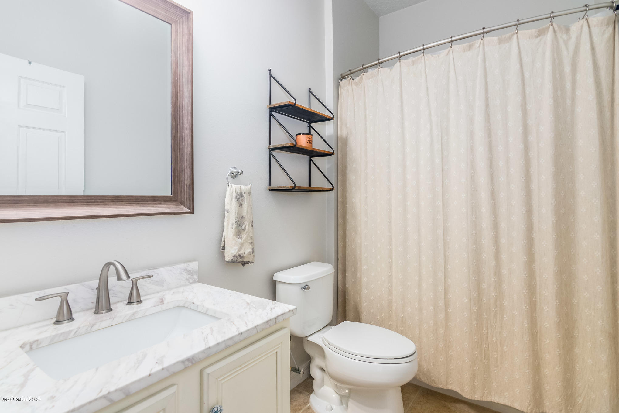 1333 Gibbs Road Southwest Palm Bay, FL 32908 - Photo 26 of 29 Guest Bathroom