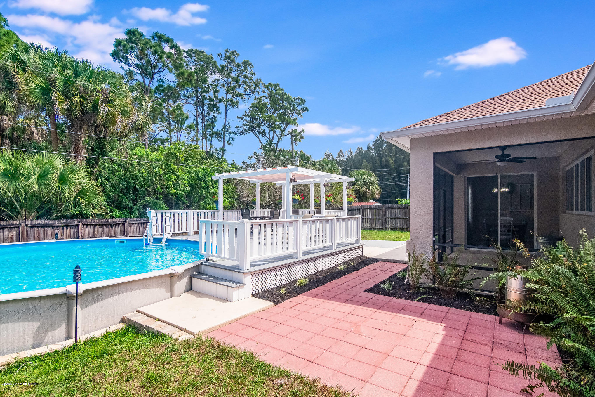 1333 Gibbs Road Southwest Palm Bay, FL 32908 - Photo 5 of 29 Yard