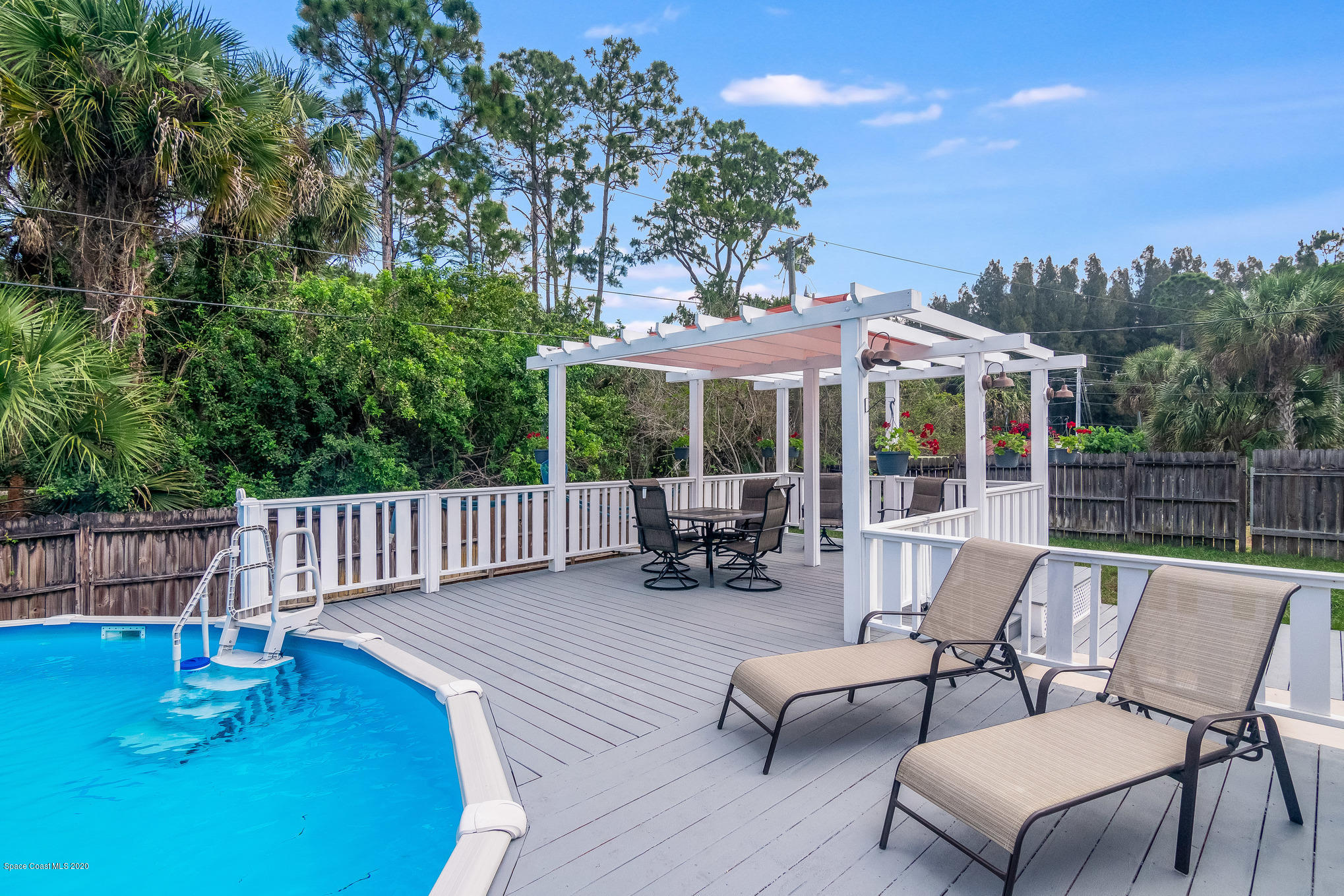 1333 Gibbs Road Southwest Palm Bay, FL 32908 - Photo 7 of 29 lounge area