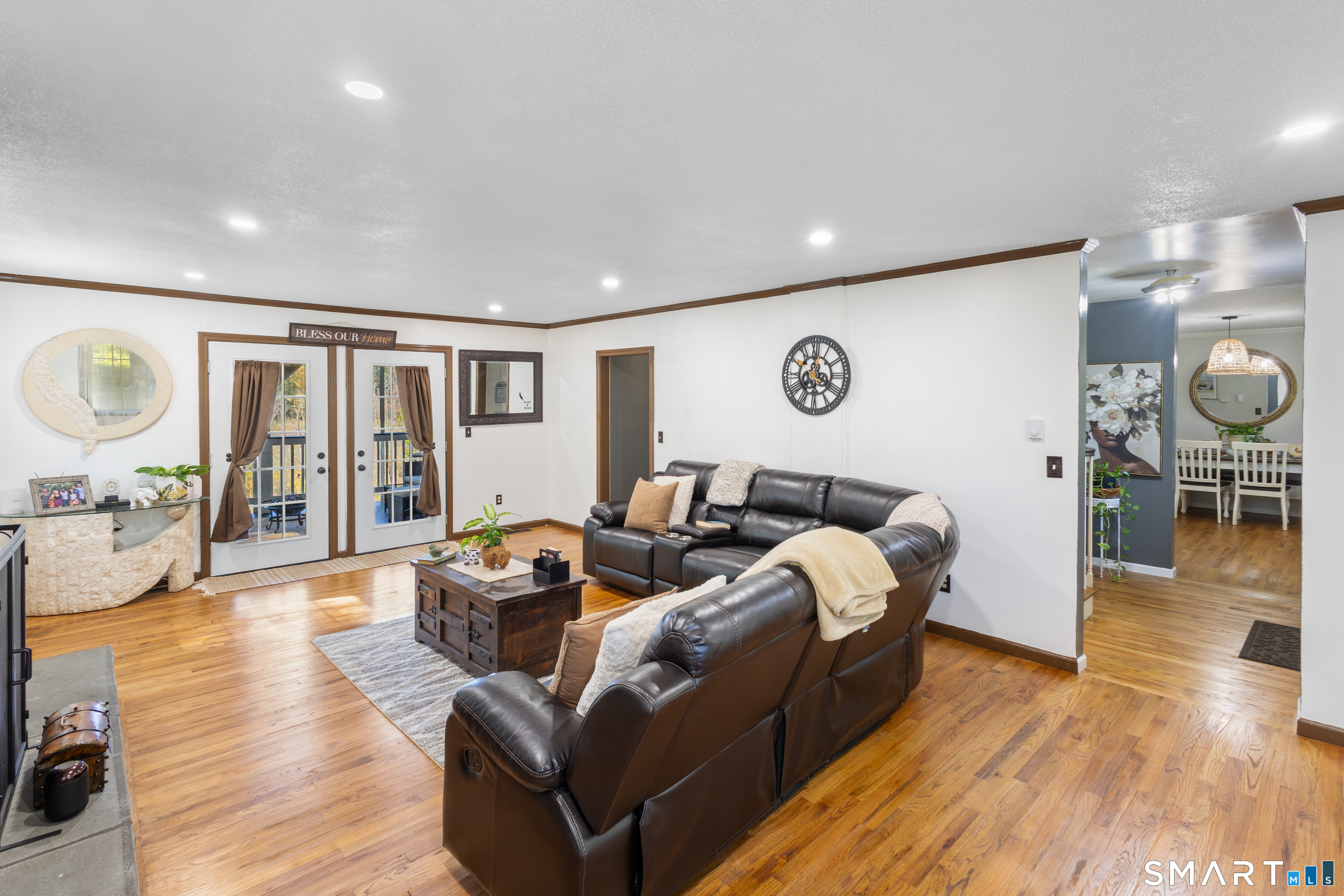 67 Flanders Road Woodbury, CT 06798 - Photo 9 of 37 Gallery Image 9