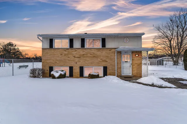 $200,000 | 457 Donnalee Drive, Monroe, MI 48162