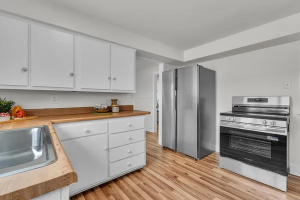 $212,000 | 457 Donnalee Drive, Monroe, MI 48162